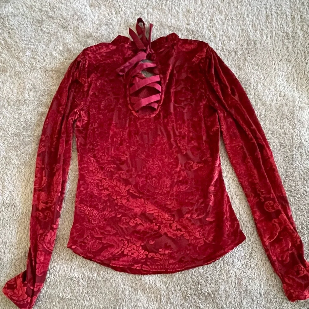 By Anthropologie Red Burnout blouse - Picture 2 of 5